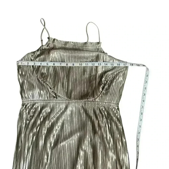 Banana Republic Metallic Pleated High Neck Strap Fit and Flare Dress Size 8 - Picture 13 of 16